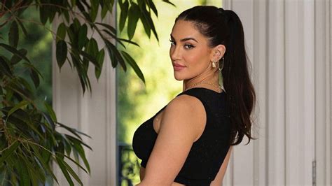 Sophie Brussaux: Artist, Model, Drake, Age, Height, Career, art, son