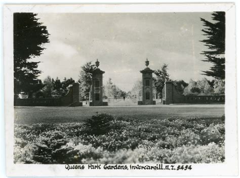 Queens Park Gardens [Feldwick Gates] | Invercargill Archives