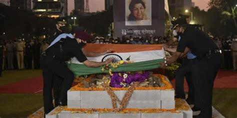 Remembering Lata Mangeshkar Last Rites Photo फोटो गैलरी स्वर्गीय लता