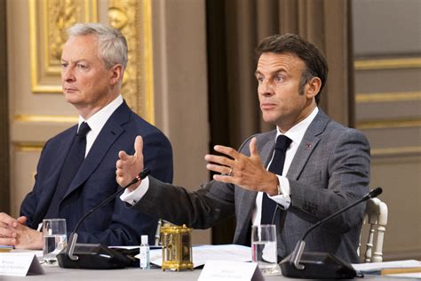 Photo Bruno Le Maire Et Emmanuel Macron Premier Conseil Des