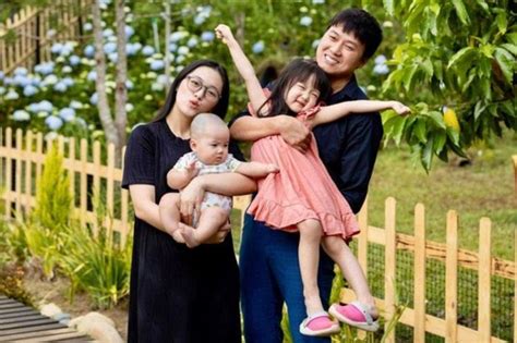 Nam diễn viên cưới hot girl kém 16 tuổi Vợ nhắc nhở tránh để xảy ra chuyện với đồng nghiệp nữ