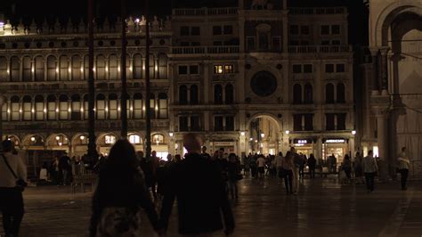 Crowded Piazza San Marco at night. Venice landmark, Italy 28709535 ...