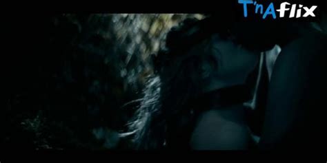 Jasmin Savoy Brown Lesbian Scene In Yellowjackets Tnaflix