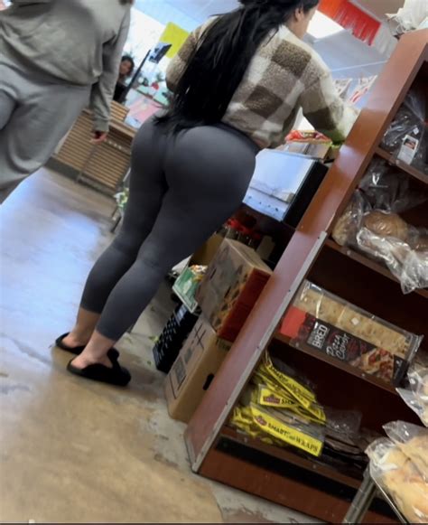 Huge BBL Latina Spandex Leggings Yoga Pants Forum