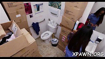 La Cutie Non Professionale Mostra Le Sue Curve Xvideos