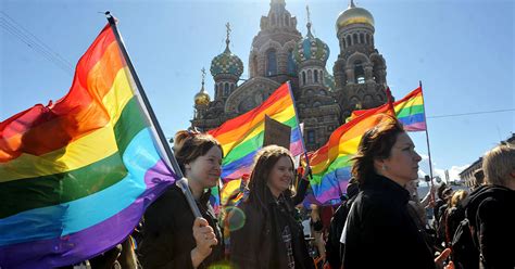 Ρωσία Απαγορεύονται όλα τα Gay Pride και ότι έχει σχέση με αυτά