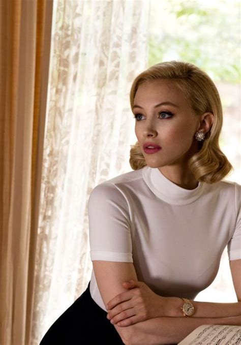 23 Hot Boobs Photos Of Sarah Gadon Which Are Tempting Music Raiser