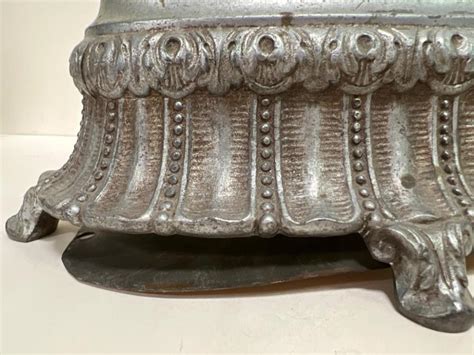 Lot Mckee Danse De Lumiere Art Deco Frosted Vaseline Glass Nude Female Figural Boudoir Lamp