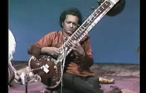 Sitar Player Ravi Shankar Dies at 92