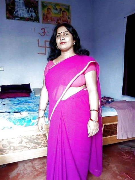 Pin By Desiree On Beautiful Aunties Hot Women Dress Beutiful Women Beautiful Women Over