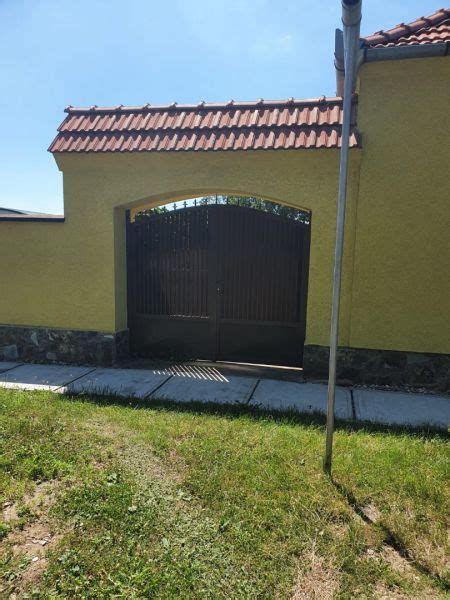 Vand Casă Cu 3 Situata In Santana Arad 30956