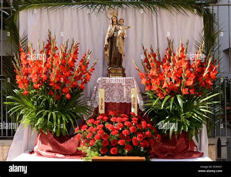 Procesi N De Corpus Christi Altares Y Alfombras De Flores En Las