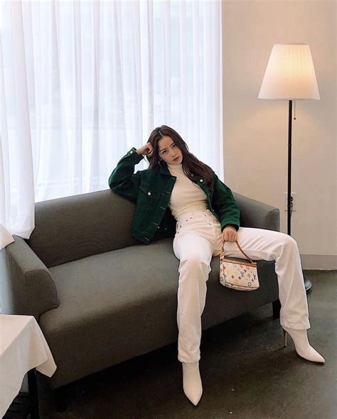 Thu M I Ch M M D N Sao V Hot Girl Vi T Khoe Ki U Street Style Ki U N O C Ng D T Y