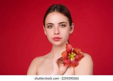 рез по запросу Girl naked young youth изображения стоковые фотографии и векторная