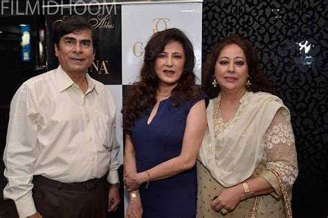 anita advani rajesh khannas wife  shaheen abbas collection launch