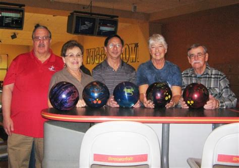 Tuesday Seniors Bowlers In A League Of There Own Pahrump Valley Times