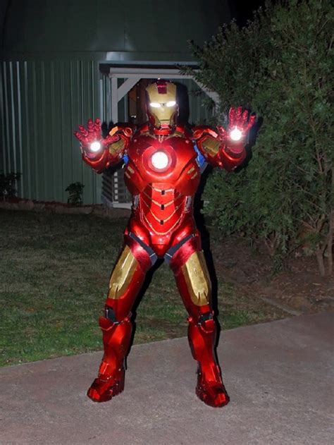 This former soldier built an exquisite Iron Man suit from steel to ...