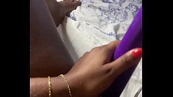 Chica caliente masturbándose y grabando para su novio XVIDEOS