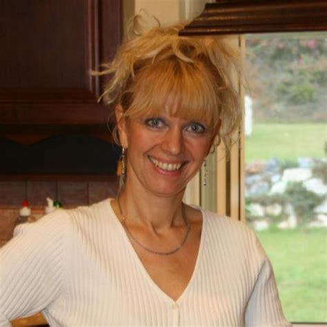 Matureadispo Femme mature Basse Normandie Femme mure se régalant de la fougue de jeunes