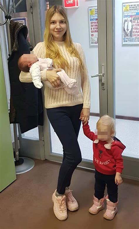 Young Russian mother seen delivering food on subway with 2 kids in tow ...
