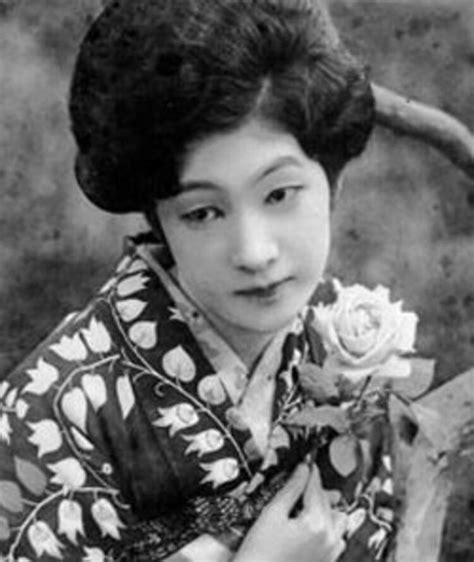 10 Hot Sexy Sumiko Kurishima Bikini Pics