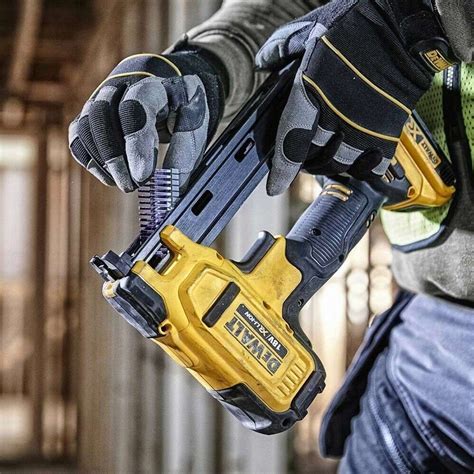 DeWalt DCN701N-XJ 18v XR Cordless Electricians Stapler Body Only ...
