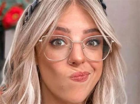 De Espaldas Y En Bikini Con Abertura Nati Jota Pos Desde La Cocina La