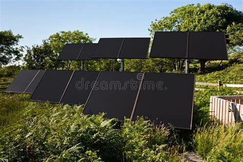 Photovoltaic Solpaneler P Det Belade Med Tegel Taket Arkivfoto Bild