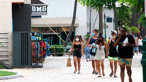 Hawaii Eases Covid Restrictions and Reopens for Tourists - The New York
