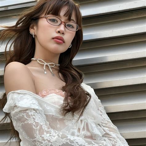 Trx In Pretty Brunette Tiktok Style Medium Long Haircuts