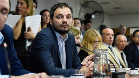 Diputado libertario mendocino presentó un proyecto para prohibir el