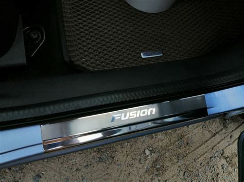 Накладки на пороги — Ford Fusion, 1,4 л, 2008 года | аксессуары | DRIVE2