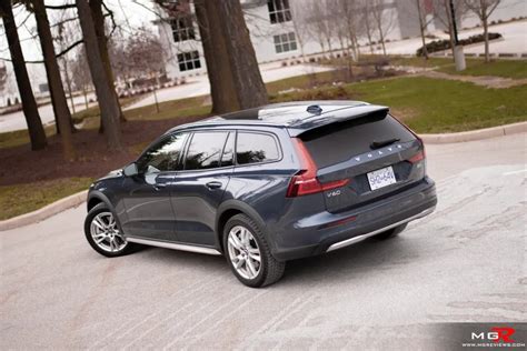 Review 2023 Volvo V60 Cross Country B5 Mgreviews