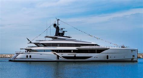 Comfortably Numb 60 33 M 197 Ft 11 In Luxury Mega Yacht CRN Yachts