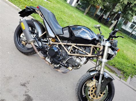 Купить б у Ducati Monster 900 карбюратор 6 передач в Москве чёрный naked bike 1998 года на Авто