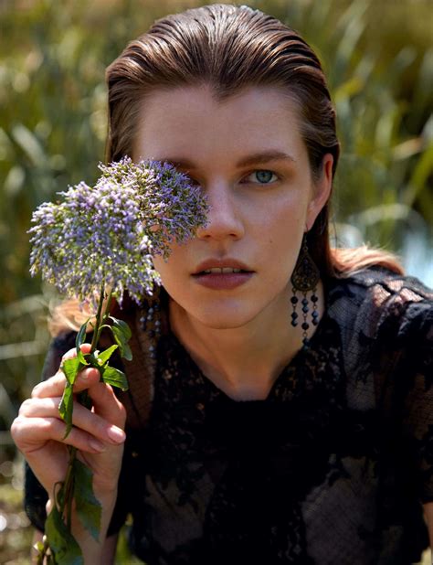 This Antonia Mackenzie OnlyFans Photo Blew Up The Internet—Here's Why