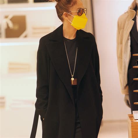 La Manicura Ovalada De Color Nude Que Lleva Jennifer Lopez Es La M S Elegante Para Las Chicas