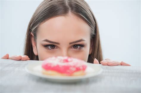 What do your food cravings REALLY mean? - Top Sante
