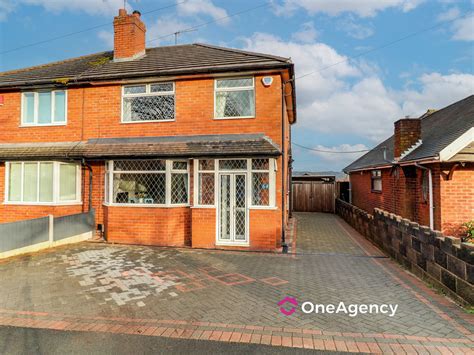 3 Bed Semi Detached House For Sale In Courtway Drive Sneyd Green