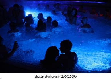 Naked women pool party 이미지 스톡 사진 및 벡터 Shutterstock