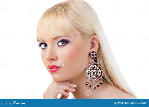 Belle Fille Blonde Avec Le Maquillage Pourpre Image Stock Image Du Eyeshadow Cheveu 29920543