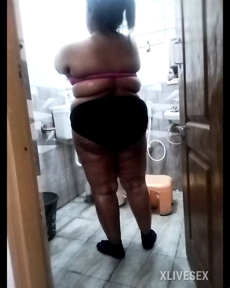 Amala Bliss Jhanvi Eyes Malini Elite Strip Chat Model In Bath Show Nude