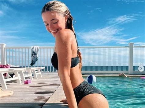 Mỹ nhân đẹp nhất UFC khoe ảnh bikini táo bạo kiều nữ WWE mặc đồ xuyên thấu