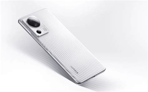 Xiaomi представила женский смартфон с двумя камерами для селфи | РБК Life