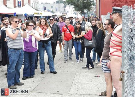 Freaky Amd Funny CFNM In Public ZB Porn