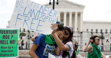 La Corte Suprema Elimina La Protección Constitucional Del Derecho Al Aborto Al Anular El