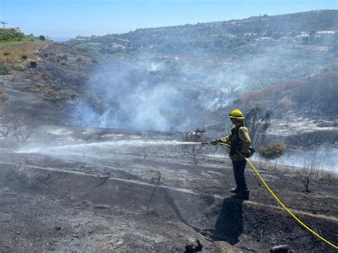 Small vegetation fire in Laguna Niguel chars 4 acres as crews gain ...