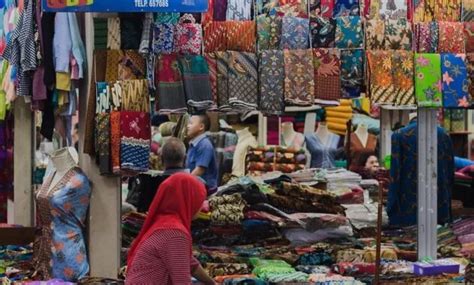 Ini Rekomendasi 16 Spot Beli Batik Di Solo