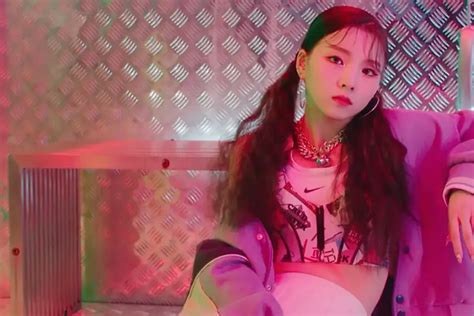 HOT ISSUE GRATATA Who S Who K Pop Database Dbkpop