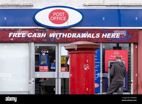 Post Office Cash Withdrawals Hi Res Stock Photography And Images Alamy